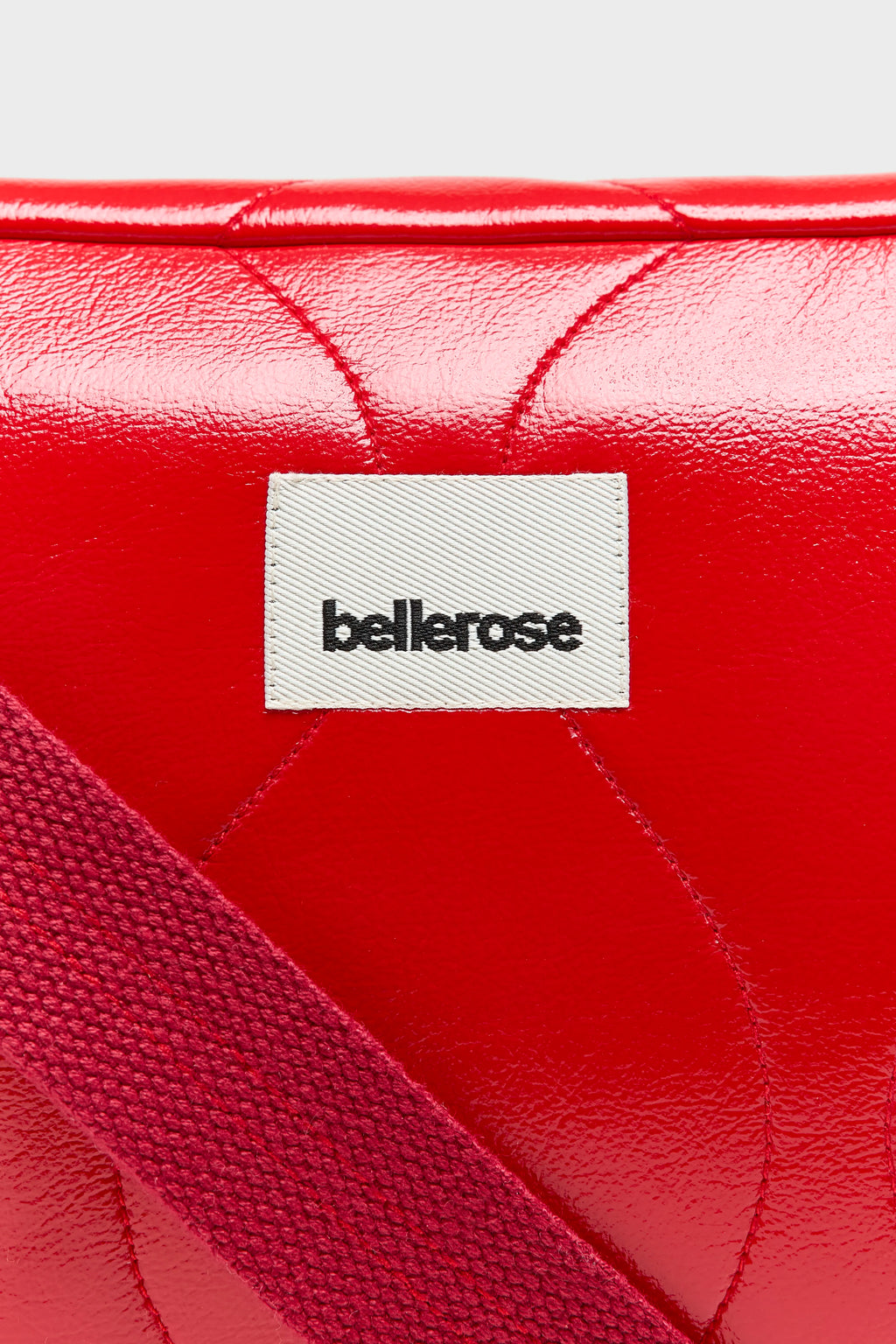 Hosie sling bag (252 / W / SANGUINE)