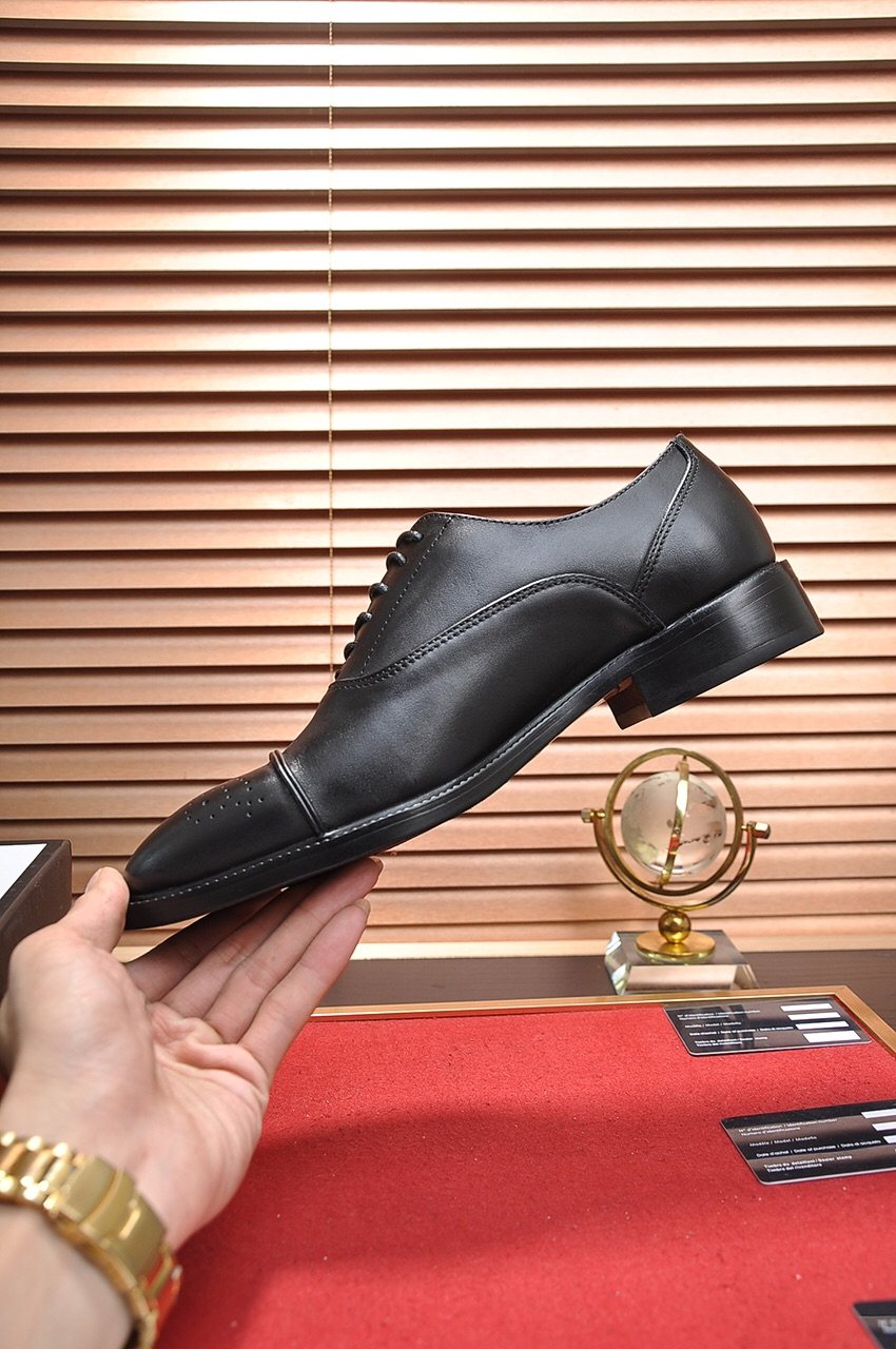 Gucci Men's Closed-Lace Dress Shoes